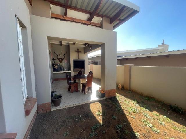 Townhouse for sale in Tlhabane, North West