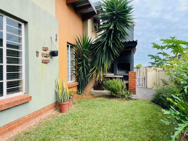 Townhouse for sale in Rustenburg Local Municipality, Bojanala Platinum District Municipality