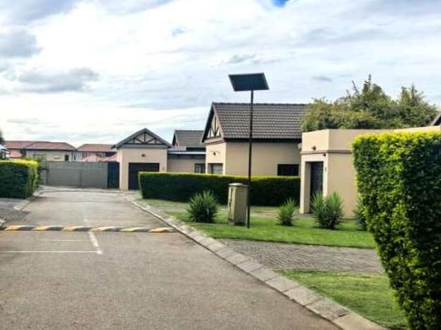 Townhouse for sale in Tlhabane, North West