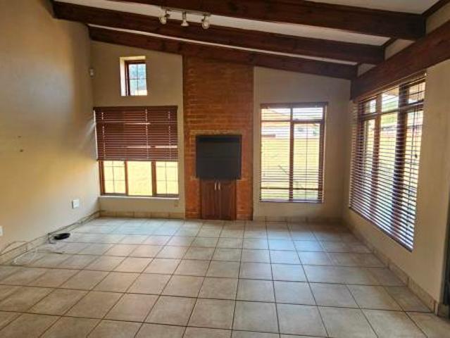 Townhouse for sale in Tlhabane, North West