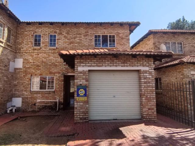 Townhouse for sale in Tlhabane, North West
