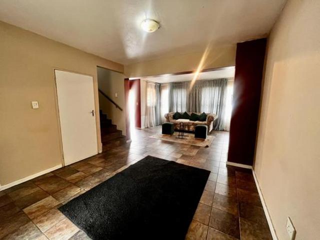 Townhouse for sale in Tlhabane, North West