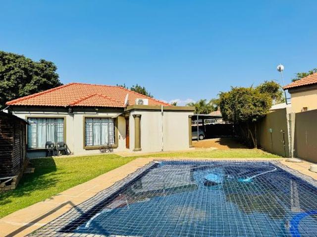 Townhouse for rent in Tlhabane, North West