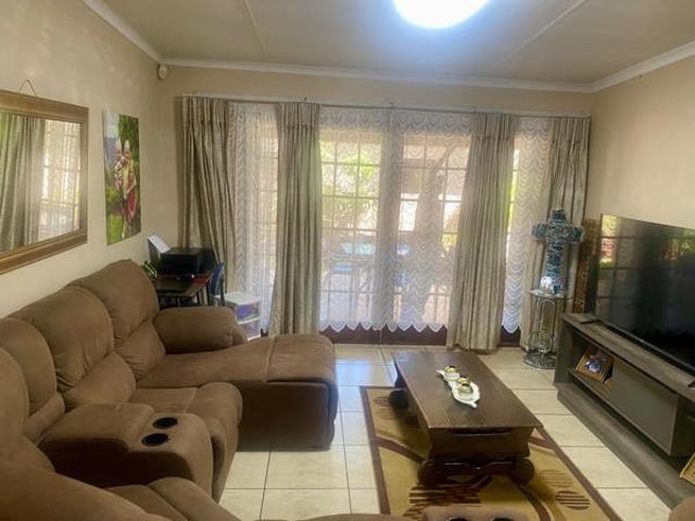 Townhouse for sale in Tlhabane, North West