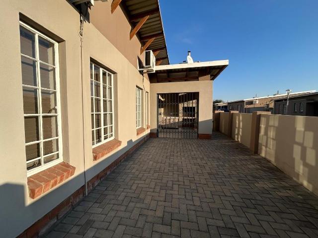 Townhouse for sale in Tlhabane, North West