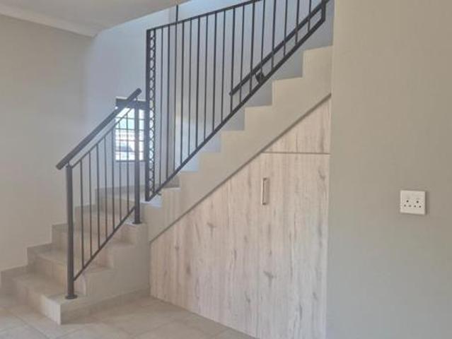 Townhouse for rent in Rustenburg Local Municipality, Bojanala Platinum District Municipality