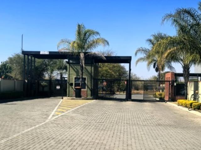 Townhouse for sale in Tlhabane, North West