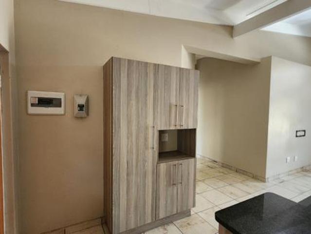 Townhouse for rent in Rustenburg Local Municipality, Bojanala Platinum District Municipality