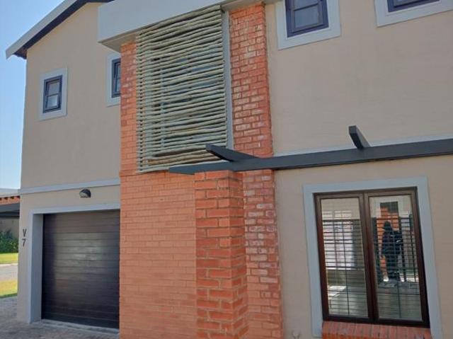 Townhouse for sale in Tlhabane, North West