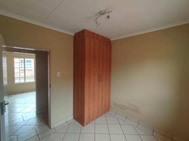 Townhouse for rent in Rustenburg Local Municipality, Bojanala Platinum District Municipality