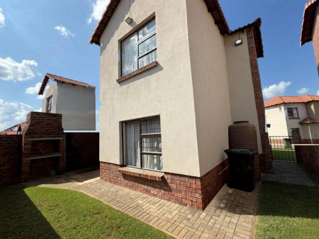 Townhouse for sale in Tlhabane, North West