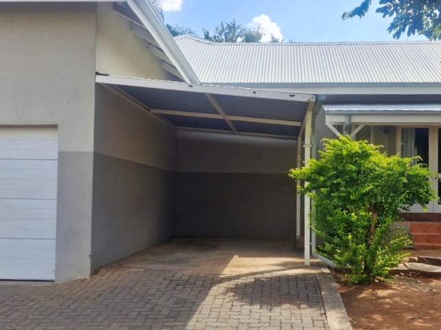 Townhouse for sale in Tlhabane, North West