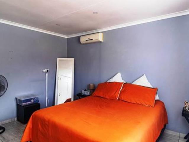 Townhouse for sale in Seaview, Kwazulu-natal
