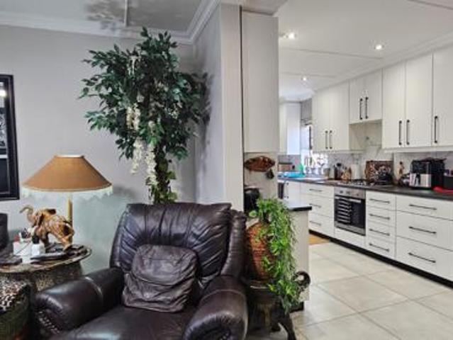 Townhouse for sale in Jeffreys Bay, Kouga Local Municipality