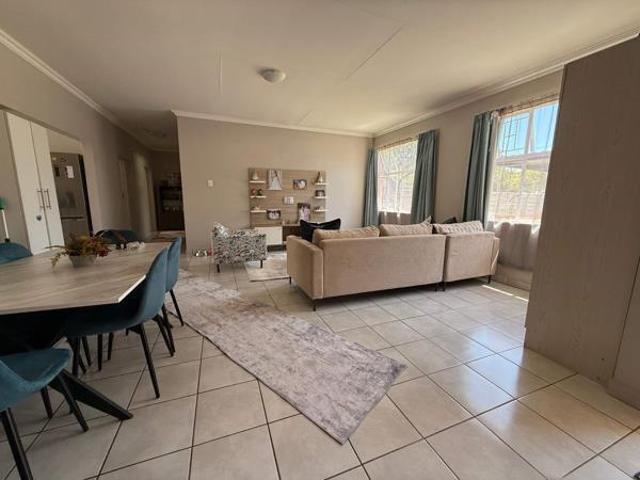House for rent in Waterkloof, Gauteng