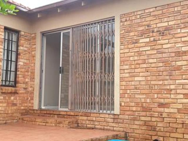 Townhouse for rent in West Rand Garden estates, Westonaria Local Municipality