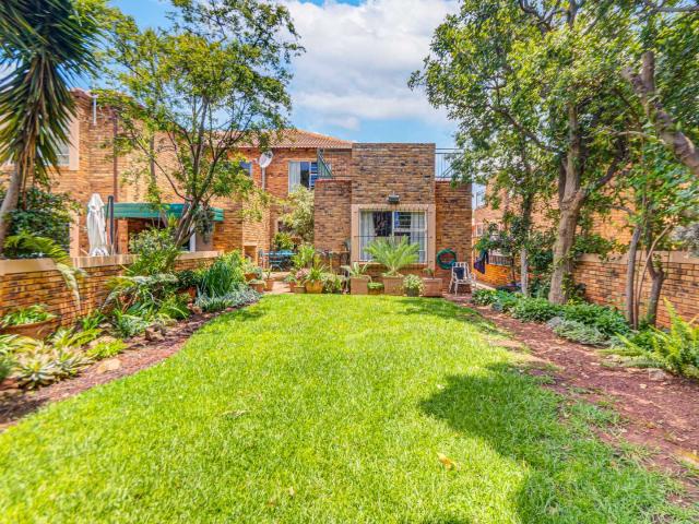 Townhouse for sale in Nooitgedacht, Gauteng