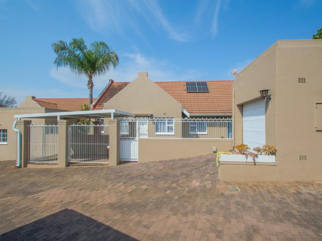 Townhouse for sale in Nooitgedacht, Gauteng