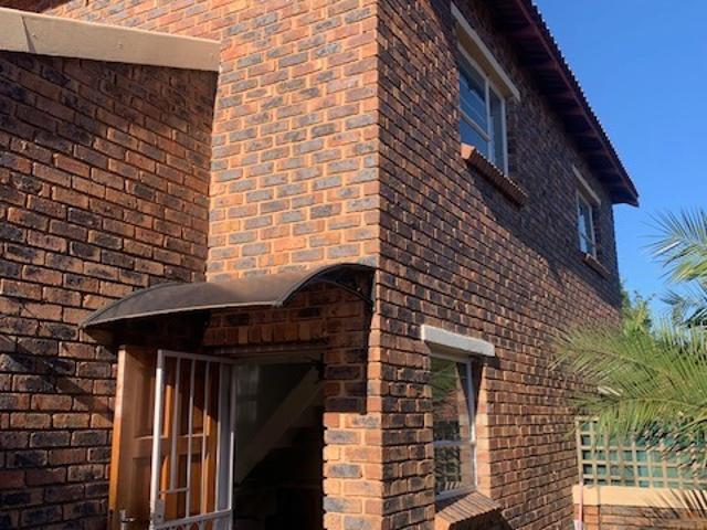 Townhouse for rent in Nooitgedacht, Gauteng