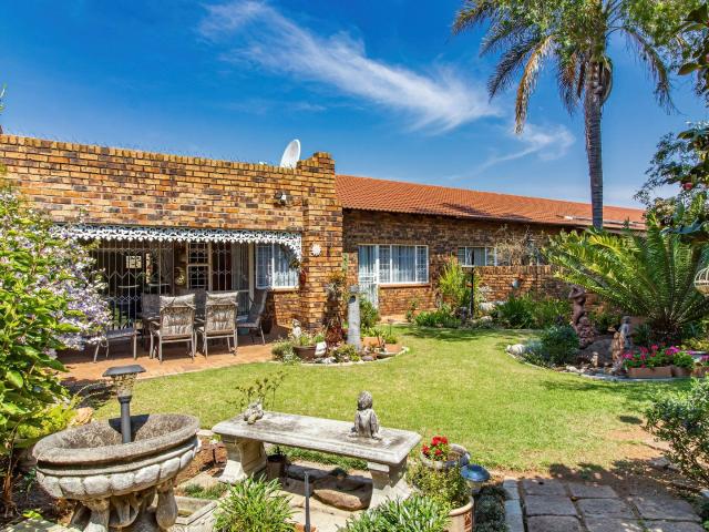 Townhouse for sale in Nooitgedacht, Gauteng