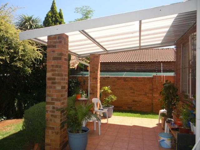 Townhouse for rent in Westonaria, Gauteng