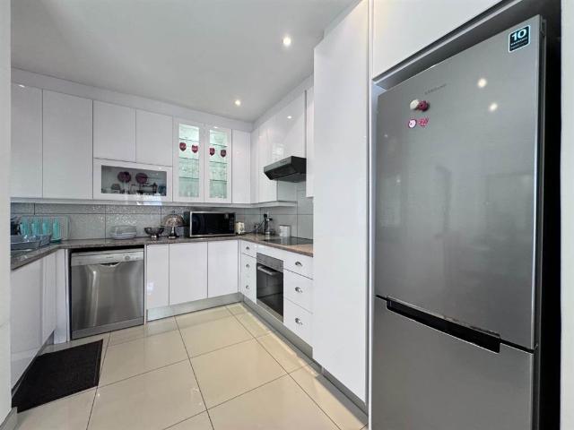 Townhouse for sale in Johannesburg, North & Sandton