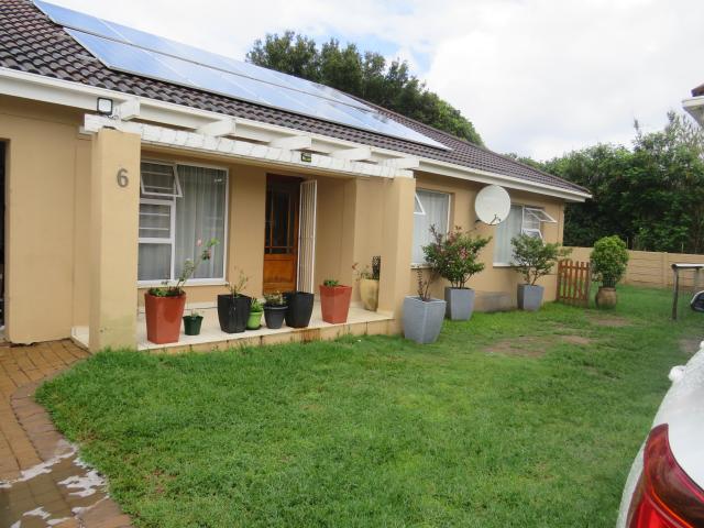 Townhouse for sale in Bushmans River Mouth, Eastern Cape