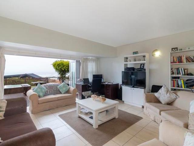 Townhouse for sale in Bushmans River Mouth, Eastern Cape