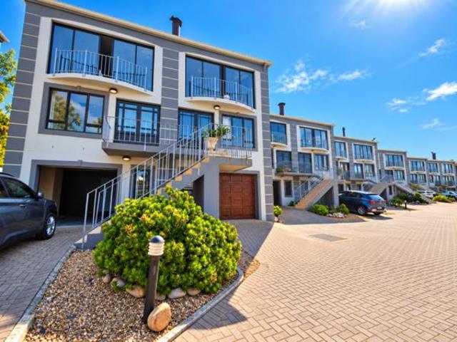 Townhouse for rent in Cape Town, Western Cape