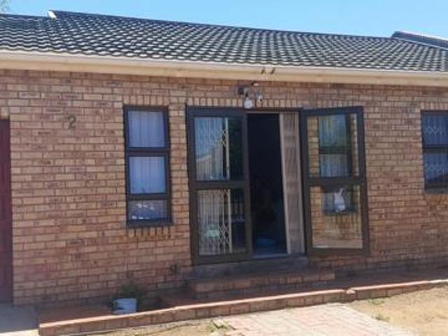 Townhouse for sale in Queenstown, Eastern Cape