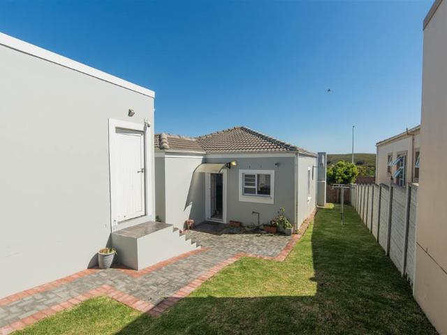 Townhouse for sale in Port Elizabeth, Eastern Cape