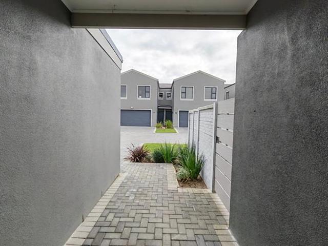 Townhouse for sale in Eastern Cape