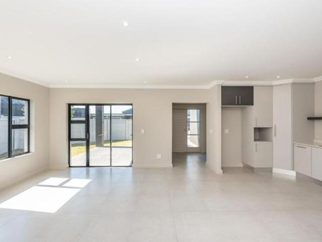 Townhouse for sale in Nelson Mandela Bay Ward 18, Nelson Mandela Bay Metropolitan Municipality