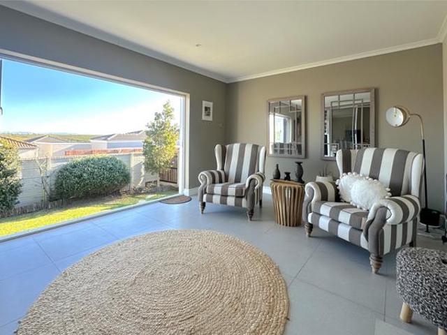Townhouse for sale in Port Elizabeth, Eastern Cape