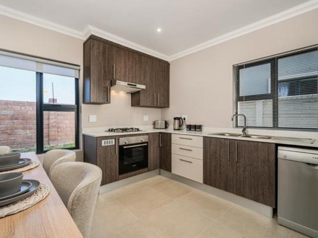 Townhouse for sale in Port Elizabeth, Eastern Cape