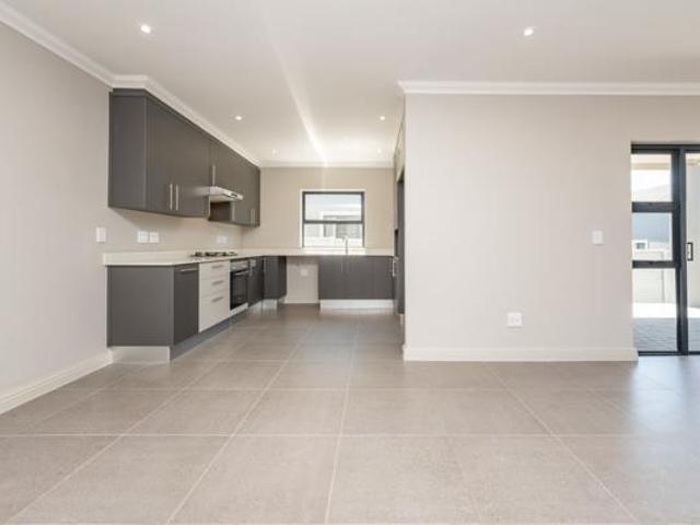 Townhouse for sale in Port Elizabeth, Eastern Cape