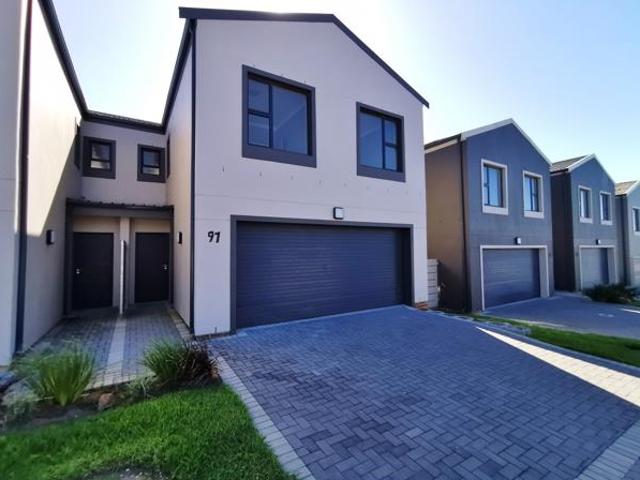 Townhouse for sale in Eastern Cape