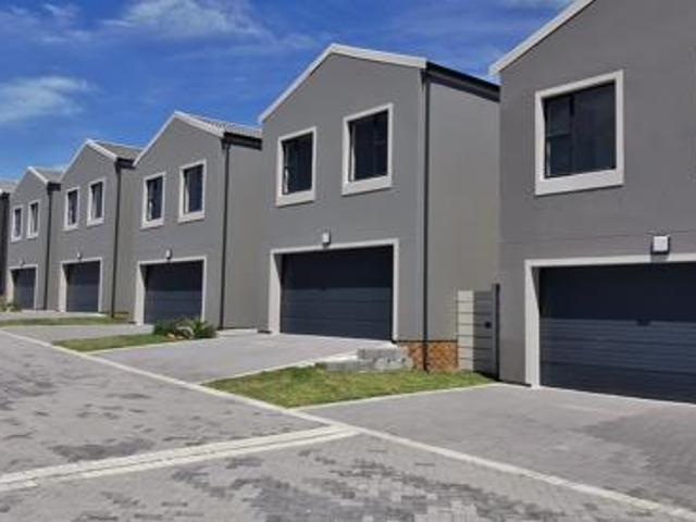 Townhouse for sale in Eastern Cape