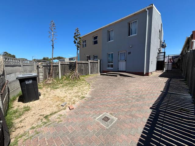 Townhouse for sale in Mitchells Plain