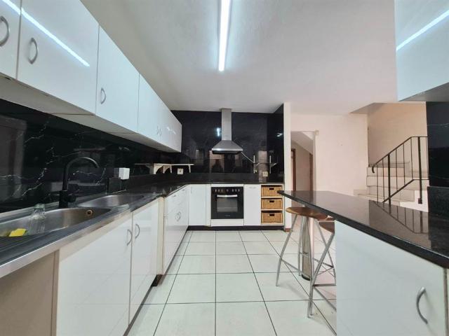 Townhouse for sale in Seaview, Kwazulu-natal