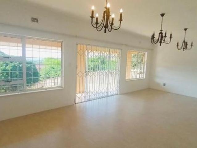Townhouse for rent in Seaview, Kwazulu-natal