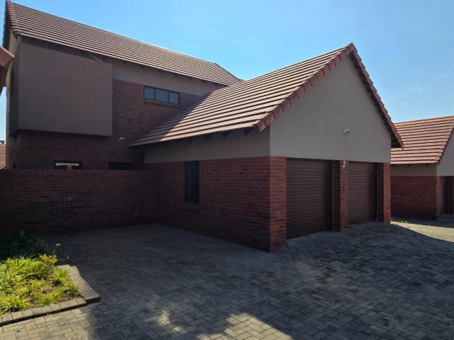 Townhouse for sale in Bloemfontein, Free State