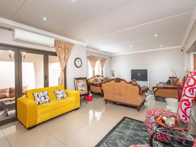 Townhouse for sale in Bloemfontein, Free State