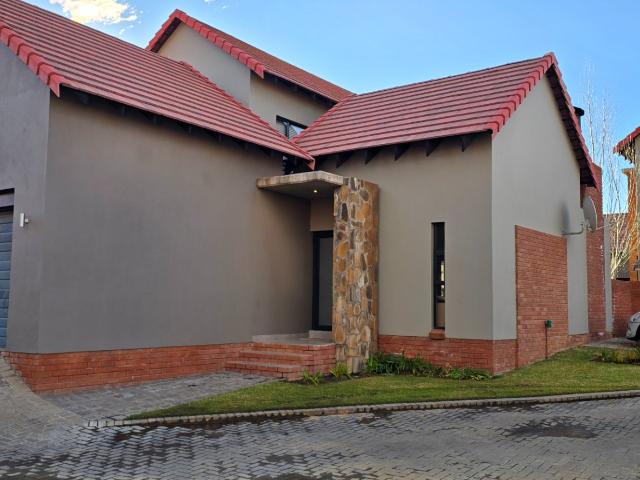 Townhouse for sale in Bloemfontein, Free State