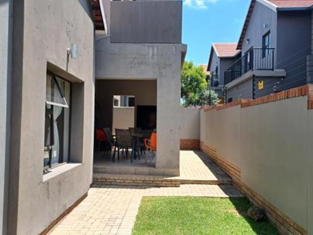 Townhouse for sale in Bloemfontein, Mangaung Metropolitan Municipality