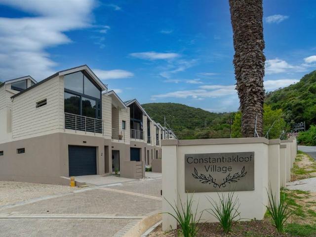 Townhouse for sale in Groot Brak Rivier, Western Cape
