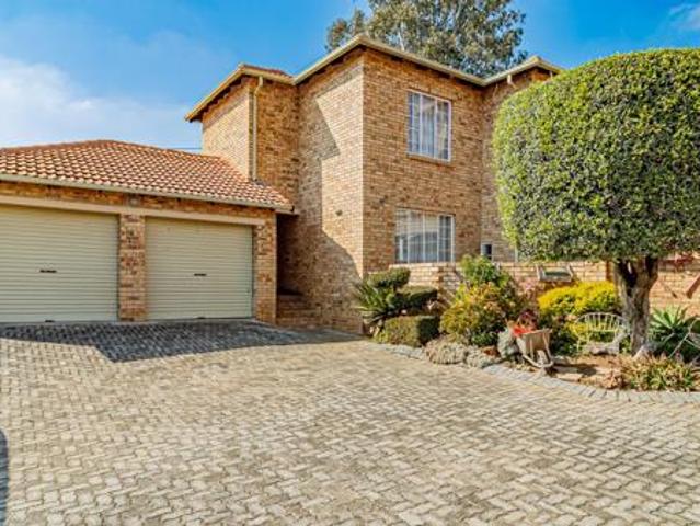 Townhouse for sale in Westonaria, Gauteng