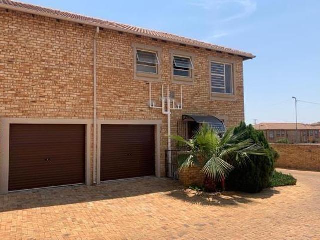 Townhouse for sale in Westonaria, Gauteng