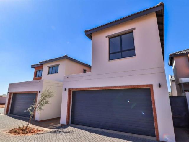 Townhouse for sale in Nooitgedacht, Gauteng