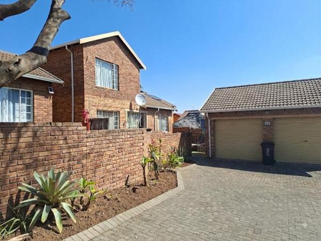 Townhouse for sale in Westonaria, Gauteng